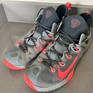 Barely used Nike HyperRev Basketball Sneaker 10.5